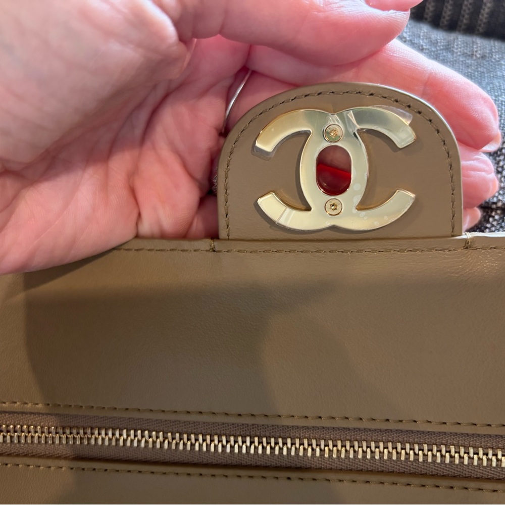 CHANEL maxi flap suede 2026 NEW - Picture 10 of 16